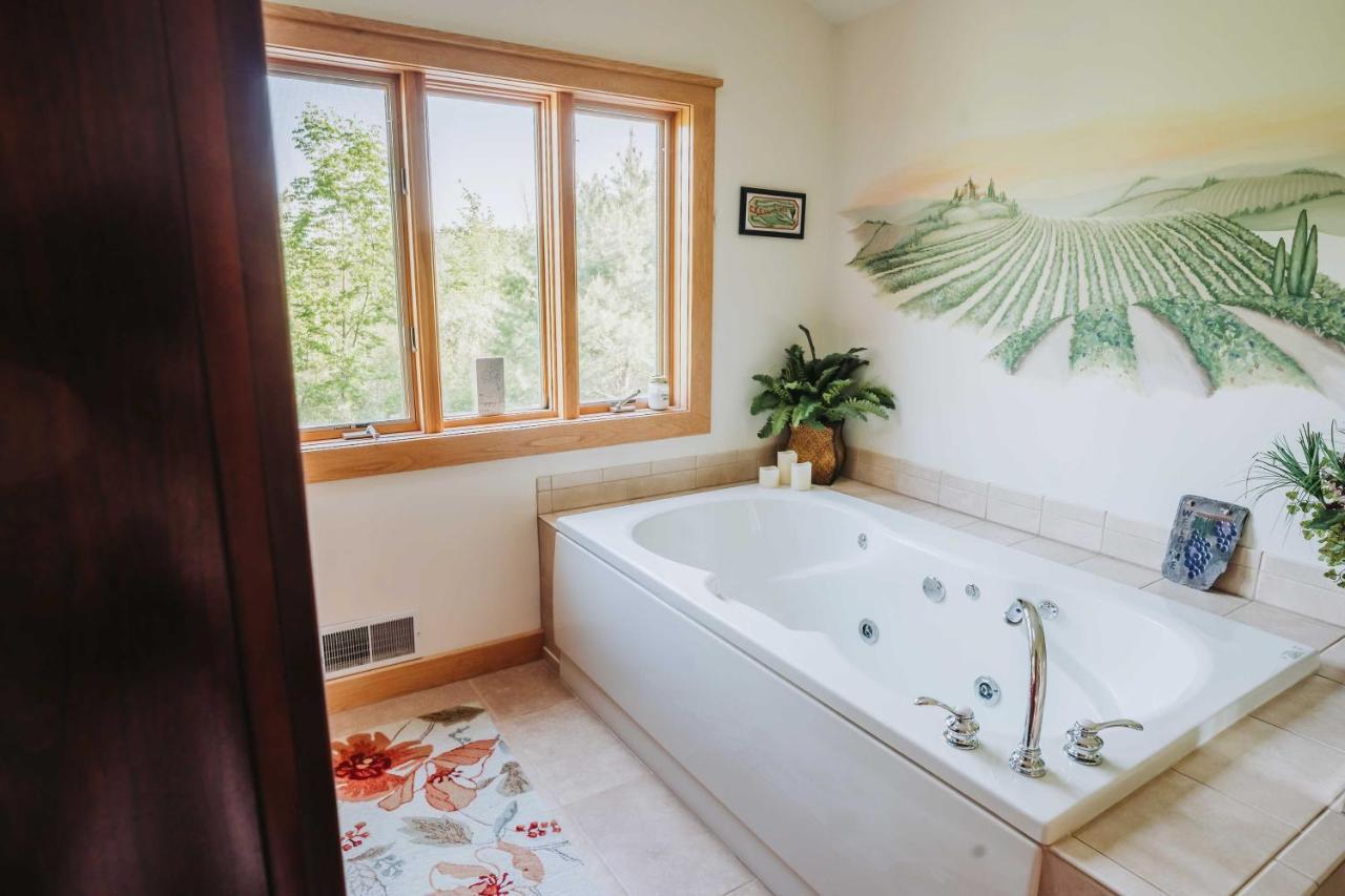 Lake-View Home With Pool In Hammondsport! Buitenkant foto